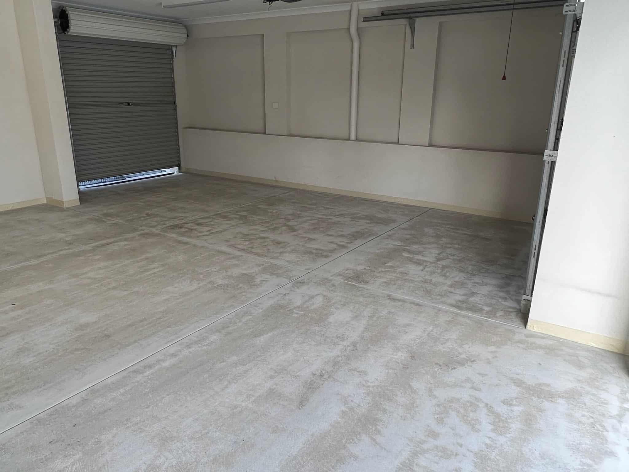 perth-epoxy-flake-flooring-in-garage-pmindustries